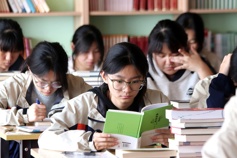 高密：初冬校園讀書(shū)熱