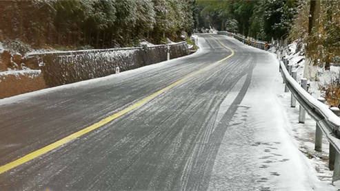 注意！大雾降雪及路面结冰致八省百条高速路段封闭