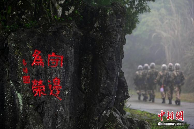 边境线上的“中国年”：“00后”中国军人撑起南疆戍边重任