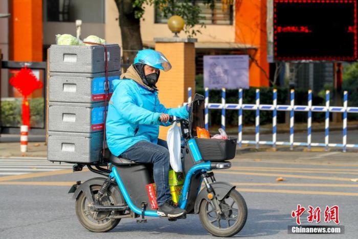 两部委：外卖配送员需避免配送过程中面对面与顾客接触