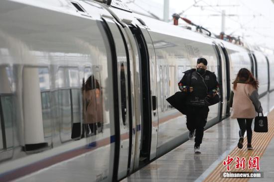 防疫情中国铁路实行分散售票策略 禁售无座车票