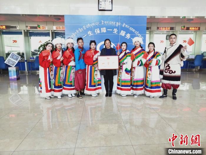 西藏48位女性、12个集体获三八国际妇女节表彰