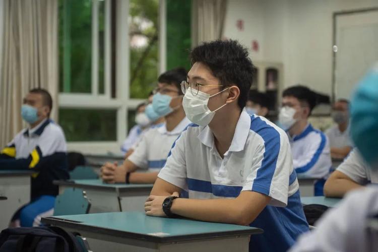 『开！学！啦！多地开学第一天现场直击！』开！学！啦！多地开学第一天现场直击！