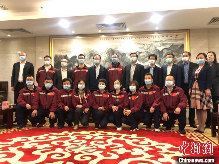 中国赴埃塞俄比亚抗疫医疗专家组启程