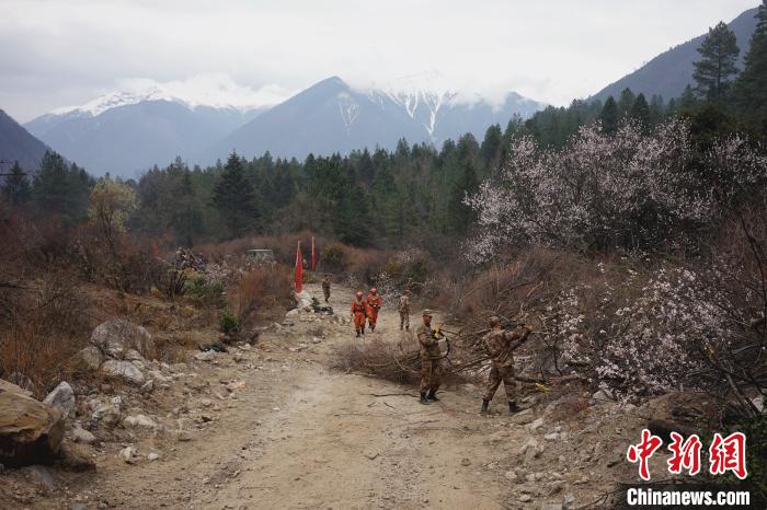 森林■现场直击：西藏全力控制林芝巴宜区山火西线火情