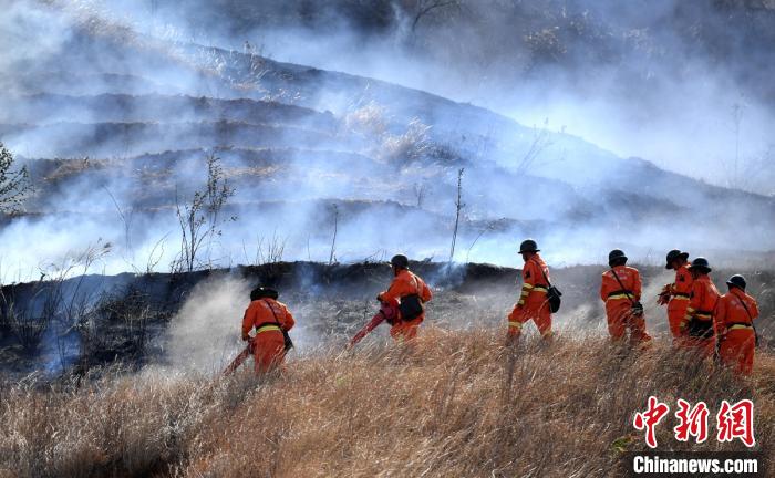 「火场」四川西昌樟木箐镇山火过火面积17.2公顷 1870户恢复供电