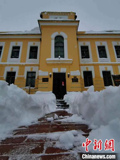 【呼伦贝尔】内蒙古呼伦贝尔遭遇特大暴雪 局地降雪量破历史极值