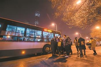 「王利艳」从北京CBD驶向城市副中心 夜27路上的冷暖人生