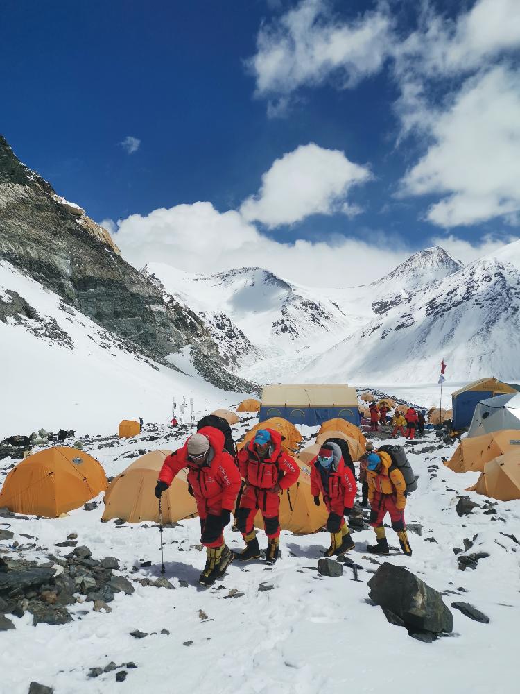 刚刚决定！2020珠峰登山测量登顶日期延后