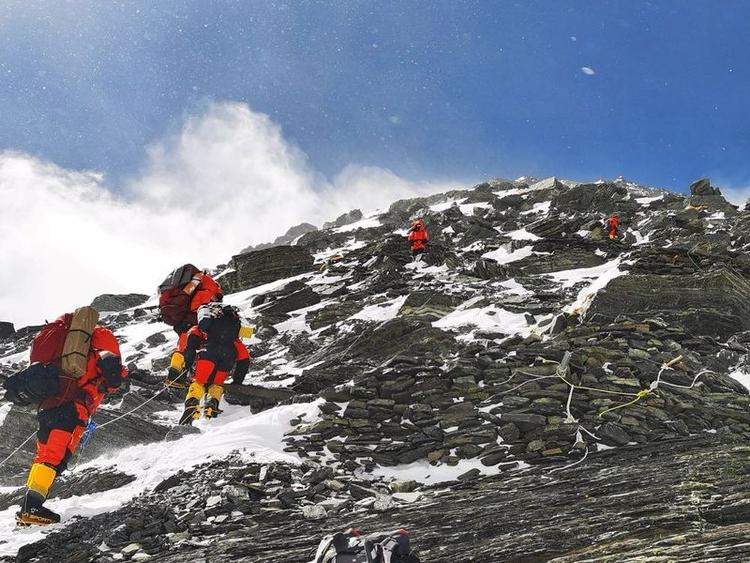 2020珠峰高程测量公布新一轮冲顶队员名单 计划27日冲顶