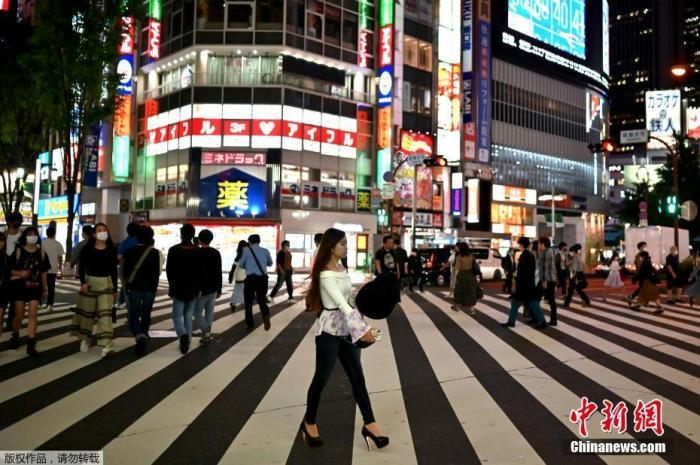 中国新闻网安倍内阁支持率跌破40%，日媒：疫情与官员赌博事件影响