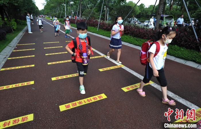 孩子们 福建小学全面复学