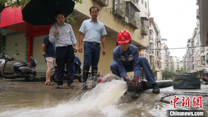 中国新闻网广西29.4万因暴雨受灾用户全部恢复供电