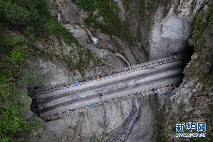 阿布洛哈我国最后一个具备条件通硬化路的建制村阿布洛哈村通车了