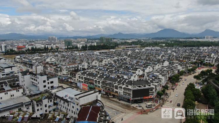 海报直击｜家长们放心了！歙县高考补考当天迎“万里晴空”|海报直击｜家长们放心了！歙县高考补考当天迎“万里晴空”