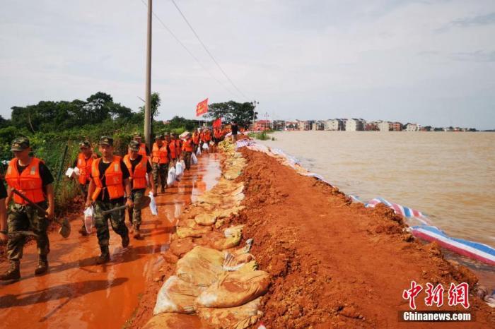 中国新闻网|新一轮降雨进入最强时段 南方三大湖防汛考验持续