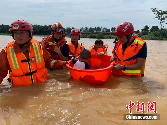 中国新闻网|新一轮降雨进入最强时段 南方三大湖防汛考验持续