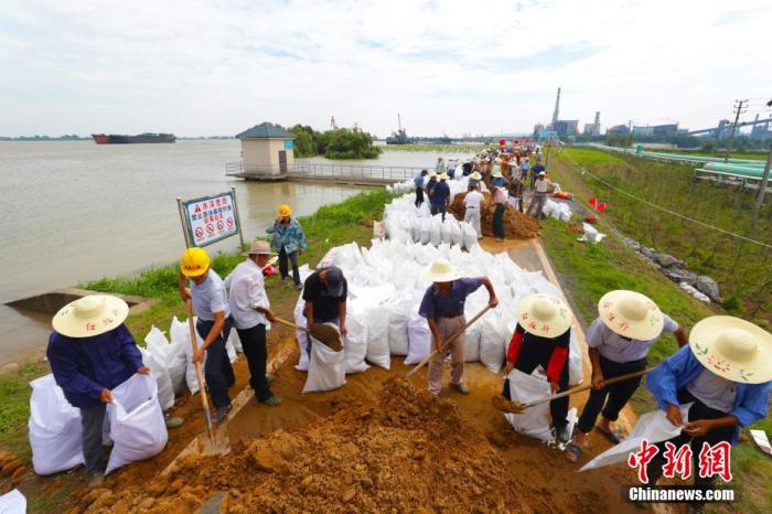 中国新闻网|把损失降到最低！洪灾之下多方协同纾困克难