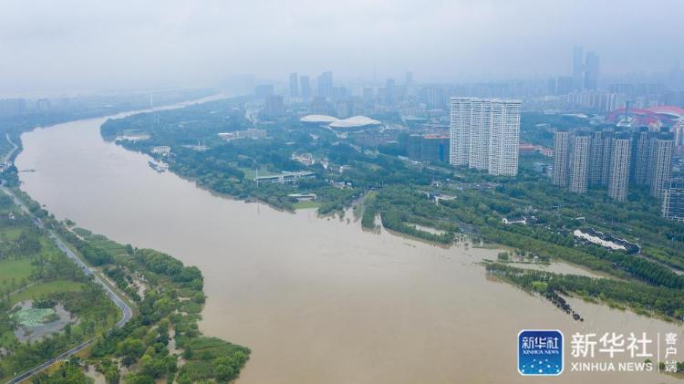 新华社|江苏发布长江南京段洪水红色预警