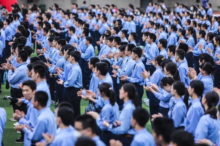 大众报业·海报新闻|三名“学霸”高二就被名校录取！山东省实验中学仨学生考入中科大创新试点班