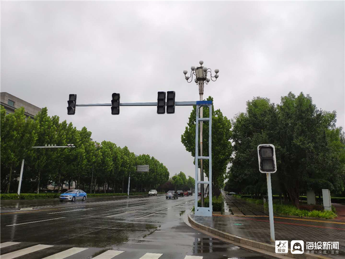 东营区宁阳路与香山路交叉口交通信号灯未正常工作