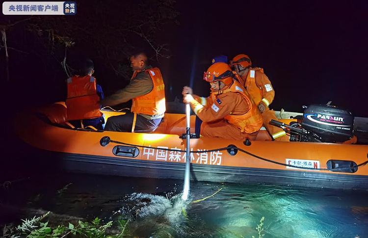 央视新闻客户端|未经批准进入九寨沟景区被困 6人获救后被罚千元