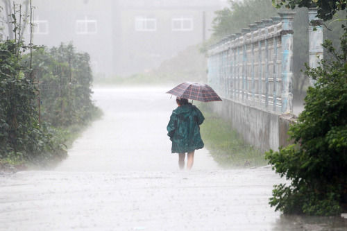 新华社|9县域出现大暴雨 贵州启动气象灾害（暴雨）Ⅳ级应急响应