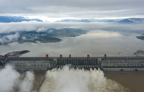 【】历史罕见洪水来袭三峡库区安然无恙