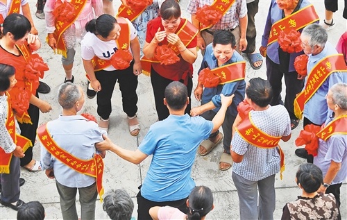 陕西汉中洋县柳山村:扶志又扶智  摘帽不停步