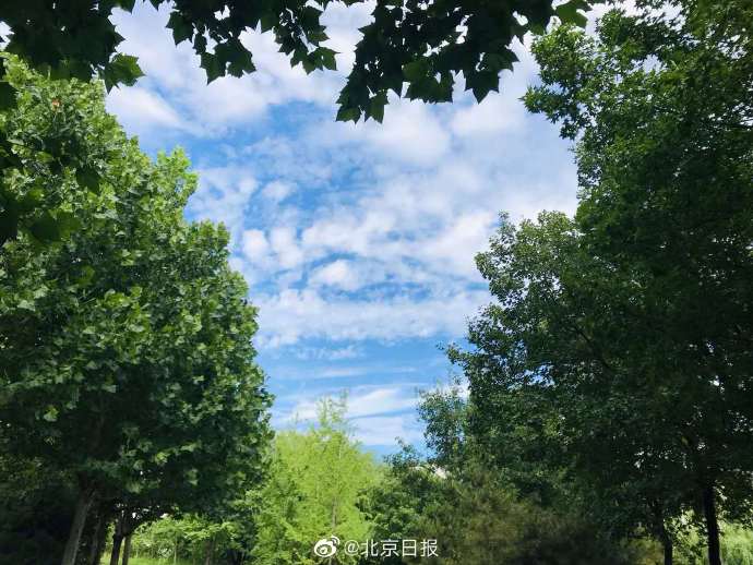 北京日报客户端|大雨过后，北京现绝美云海