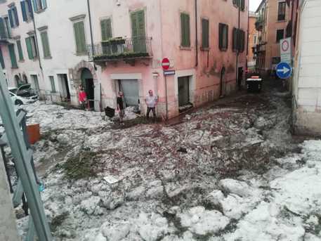 中央广电总台央视新闻客户端|?意大利维罗纳遭遇强雹暴袭击 地区宣布进入危机状态