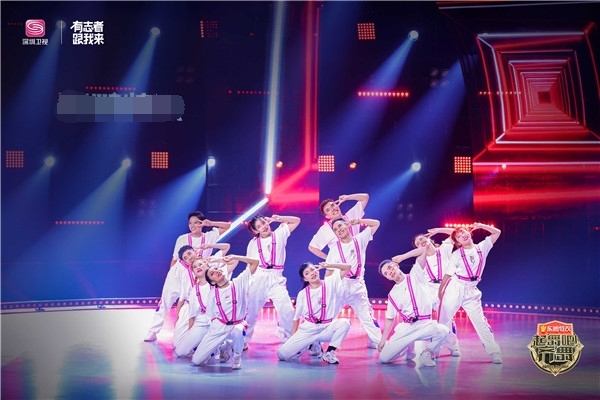 光明网|《起舞吧！齐舞2》开播 200位舞者上演battle名场面