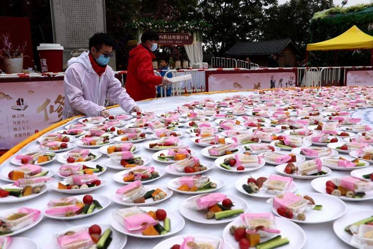 澎湃新闻|景区连续四年推出无人值守一元午餐，收入不少反多