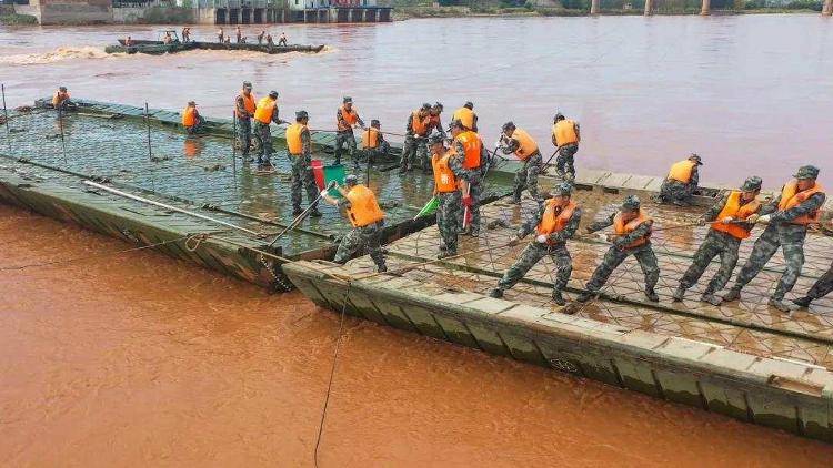 百米黃河舟橋兵飛架鋼橋