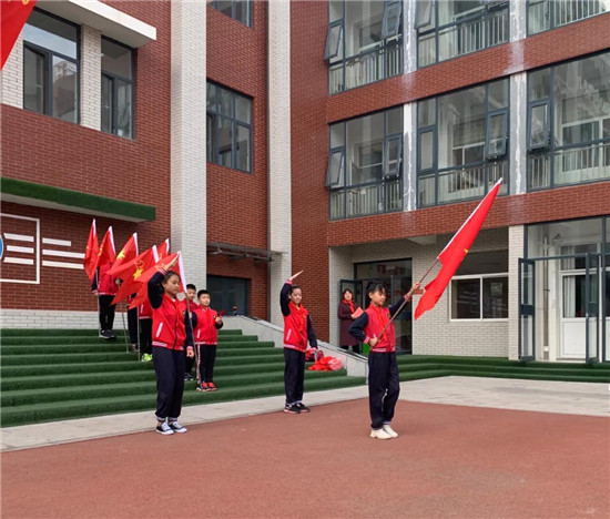 我与祖国共成长,争做新时代好队员!奎文区胜利东小学新队员入队仪式