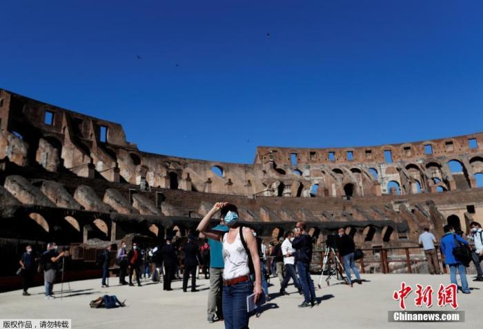 【中国新闻网】意大利日增新冠确诊首超一万例 专家建议实施宵禁