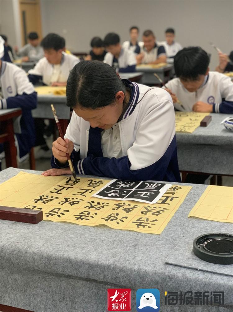 一纸一笔 书写经典 青岛京华学校书法比赛展学生风采