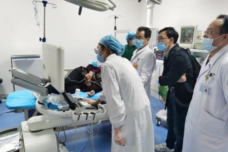 潍坊市人民医院超声科成功开展经食道实时三维超声心动图无痛检查