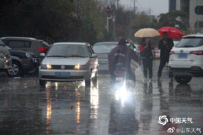 大众报业·海报新闻|山东发布寒潮预警！降雨过后部分地区最低气温降到0℃以下