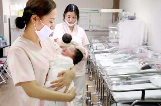韩国死亡人数首次超过出生人数，20年后一半大学将失去生源