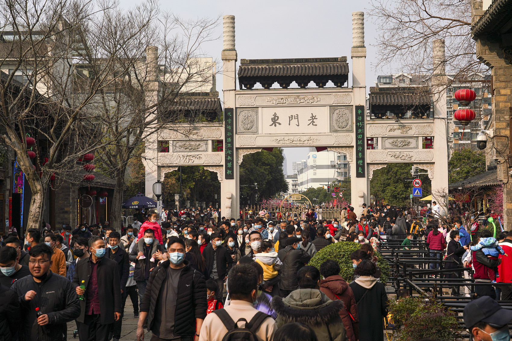 2021年2月14日，南京老门东景区游人如织。