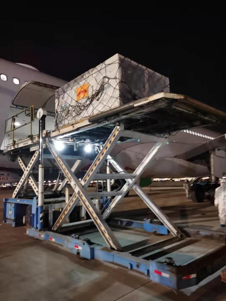 又一批！中方向塞内加尔出口首批疫苗，运输包机今早飞抵北京，明天凌晨抵达！