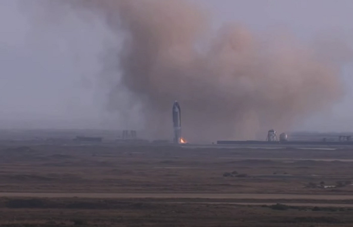 美国SpaceX星际飞船原型机SN10首次成功着陆后爆炸