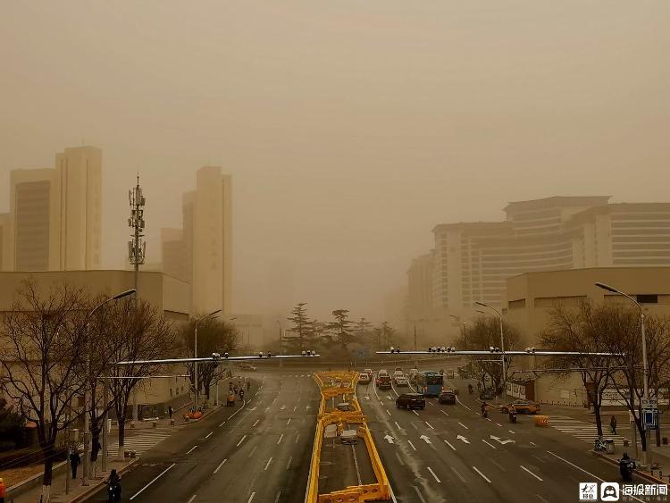 近10年最强沙尘致北京等地取消600架次航班 专家谈成因：蒙古气旋+冷空气大风