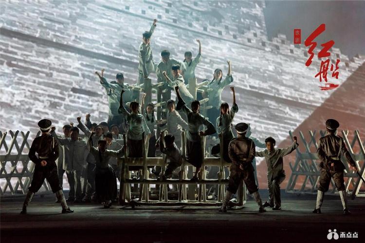 胸怀千秋伟业 恰是百年风华 | 致敬 重温 传承！歌剧《红船》在杭州首演，现场红色激情和信仰力量直抵内心