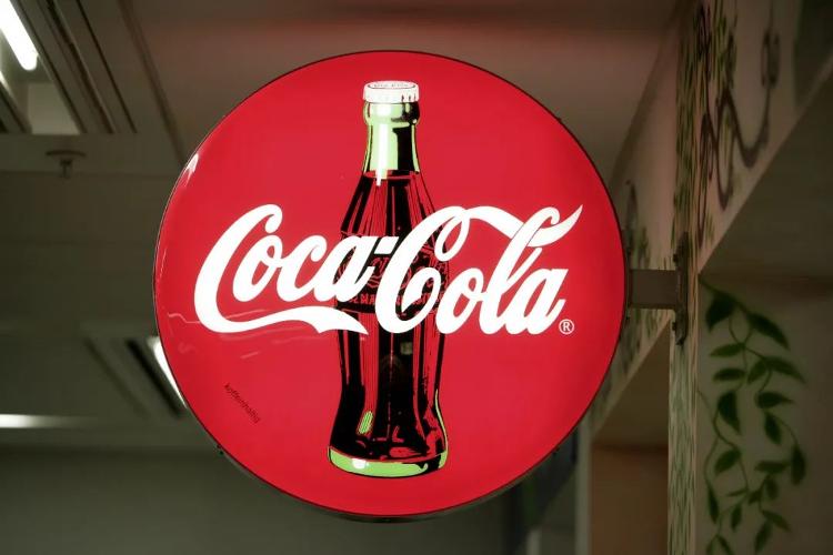 年卖300亿瓶的“肥宅快乐水”要涨价 可口可乐还能否让你快乐？