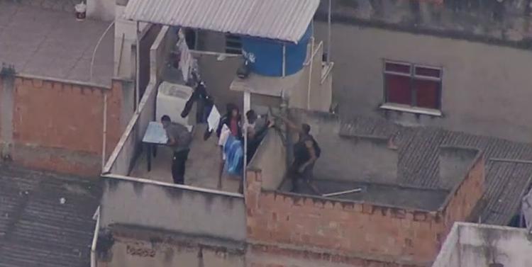 巴西里约警方对贩毒组织发动清剿行动25人死于交火