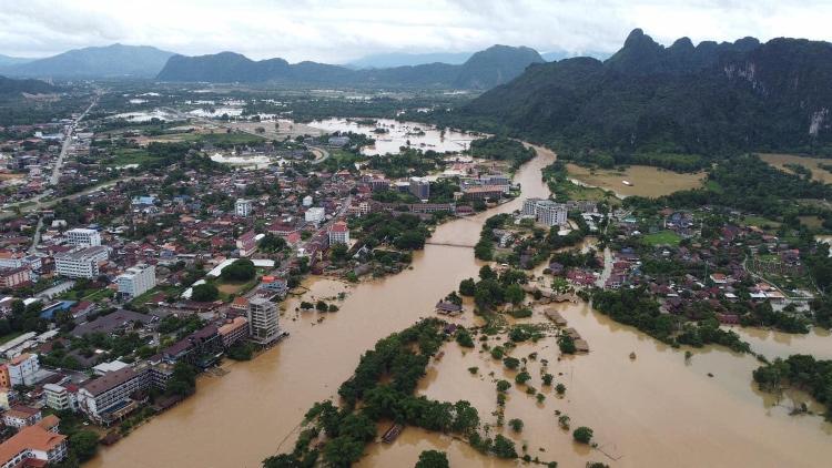 受台风“小熊”影响 老挝多省爆发洪灾