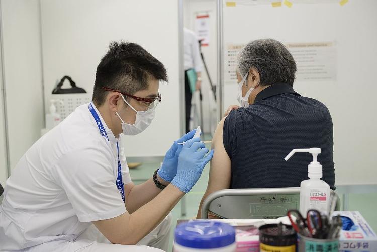 日本发生139起新冠疫苗接种失误，含重复使用注射器