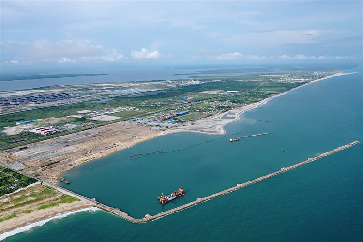 中企西非最大港口投资项目莱基港建设进度过半